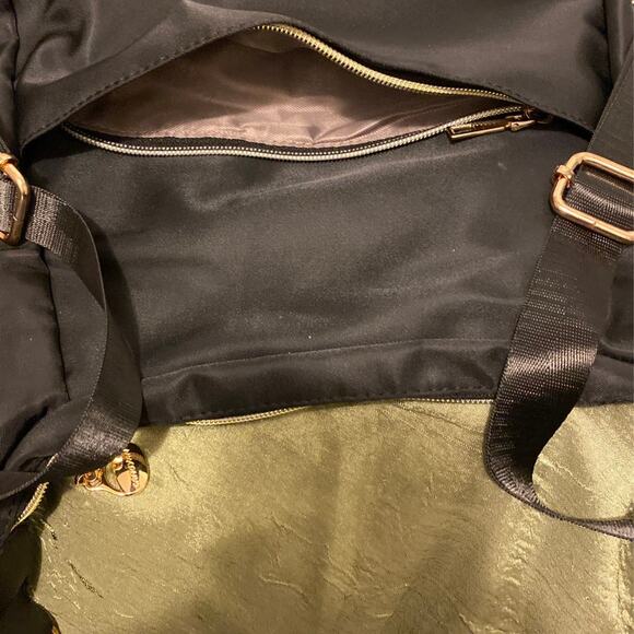 Purse  backpack Combo carry it either way - Picture 5 of 5